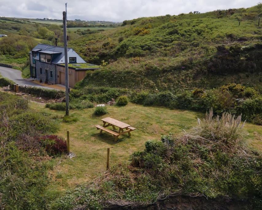Cliff-Top Cottage On Coast Path W/Panoramic Views Trevine Extérieur photo