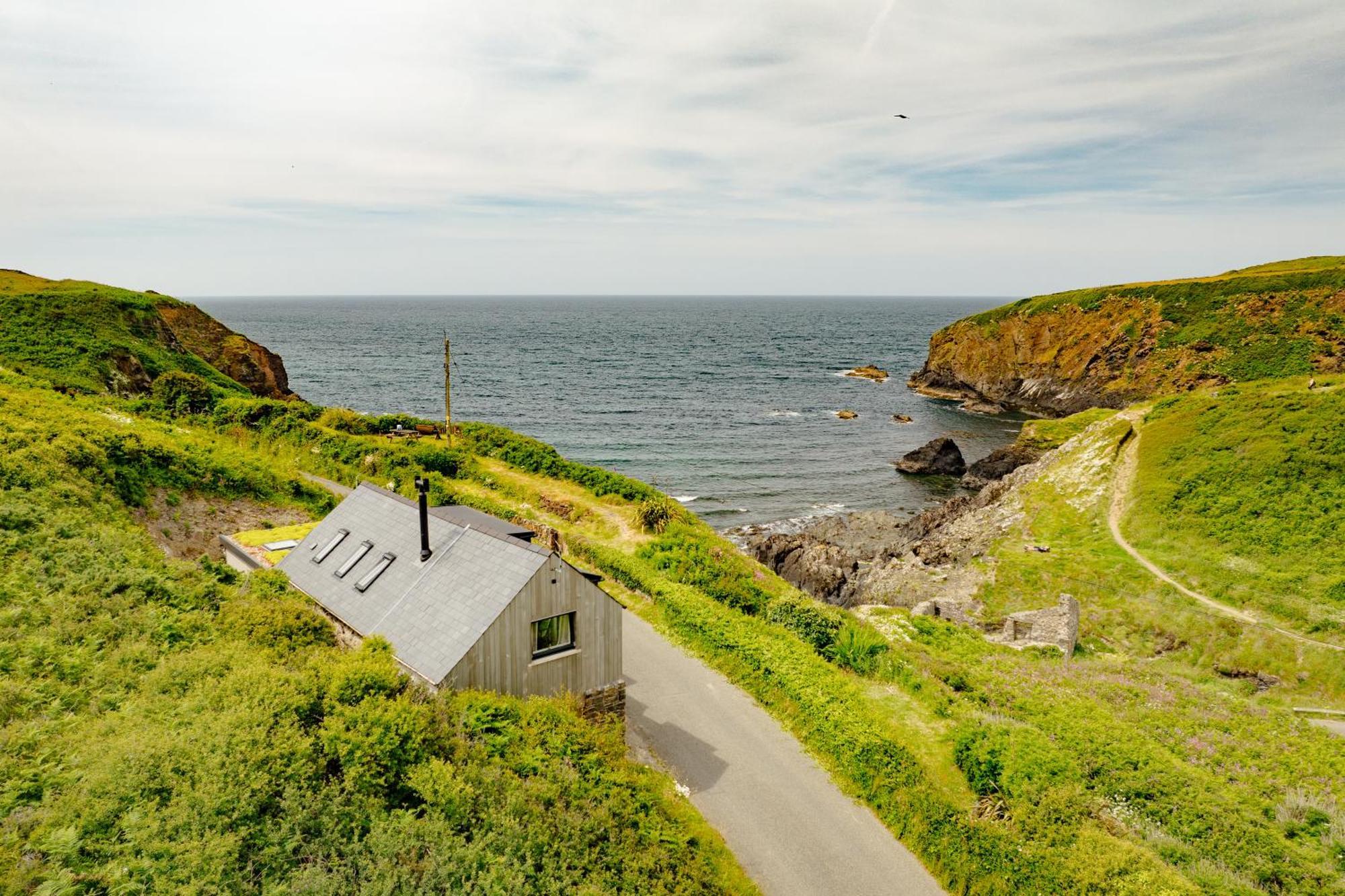 Cliff-Top Cottage On Coast Path W/Panoramic Views Trevine Extérieur photo