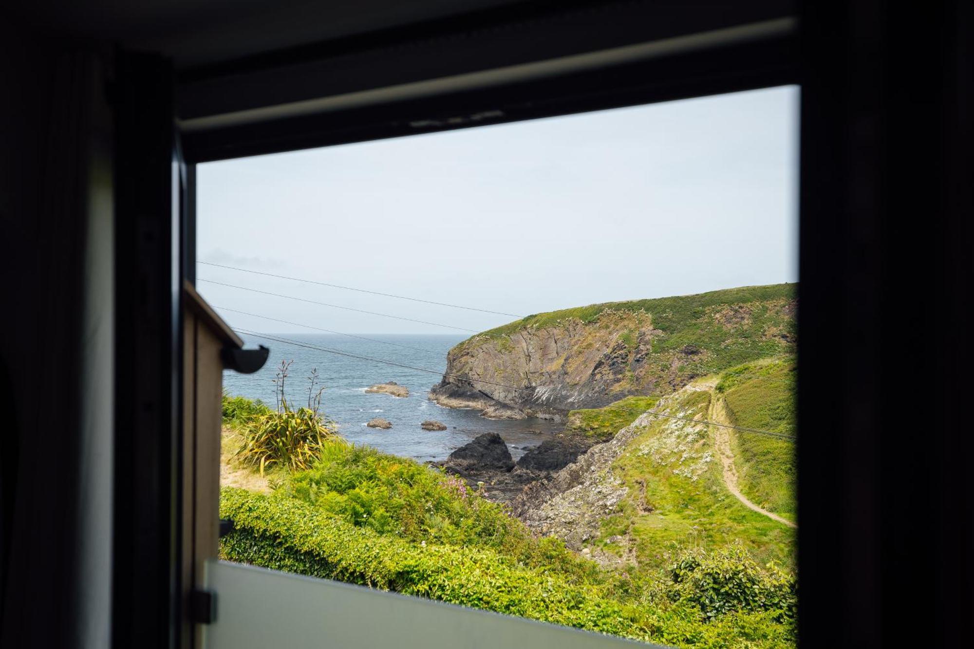 Cliff-Top Cottage On Coast Path W/Panoramic Views Trevine Extérieur photo