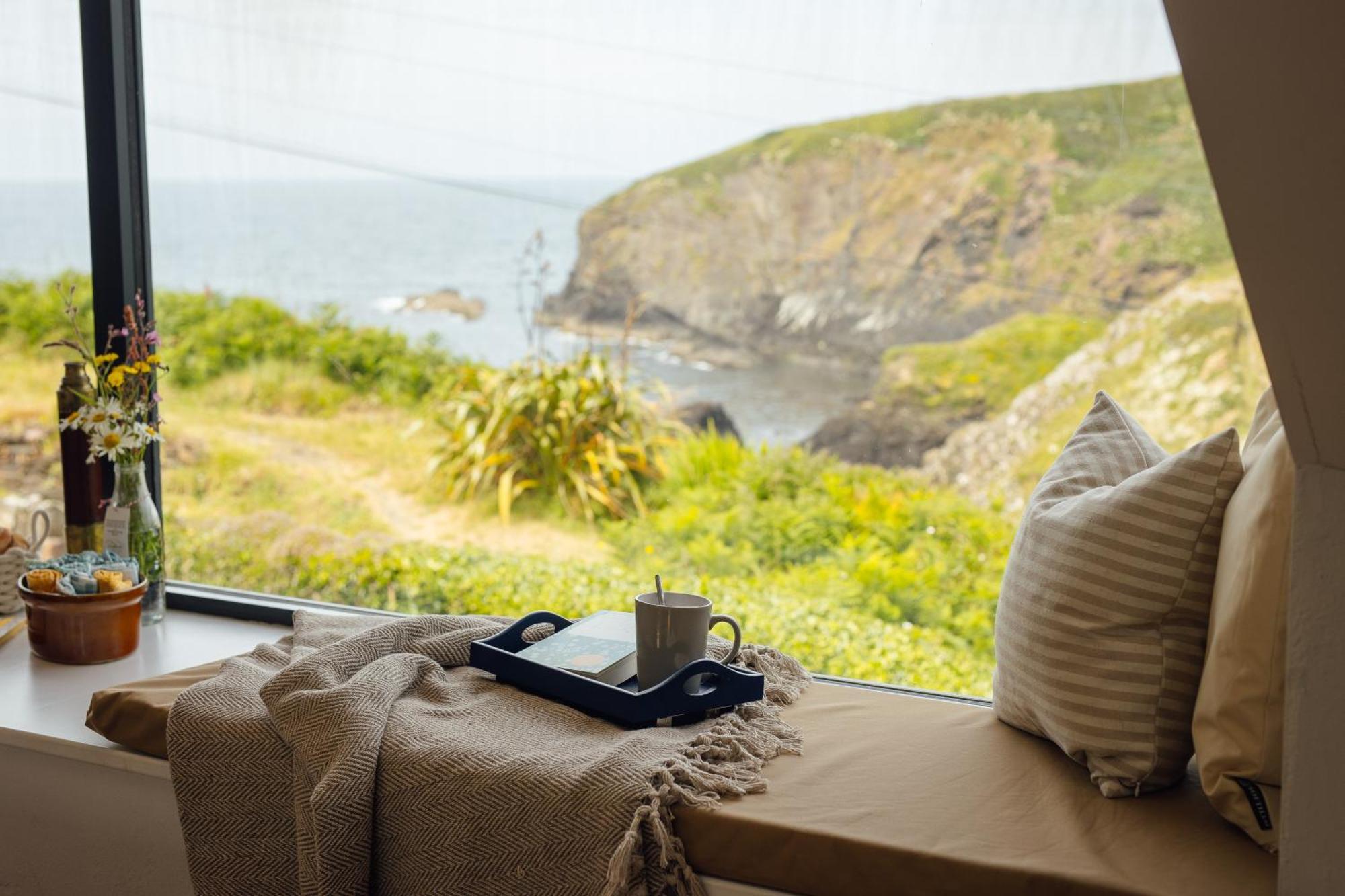 Cliff-Top Cottage On Coast Path W/Panoramic Views Trevine Extérieur photo